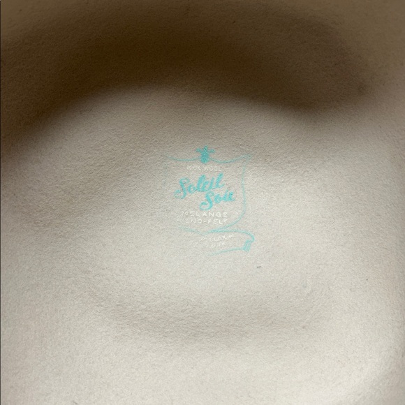 Vintage 100% Wool Felt Hat with Decorative Band. - Picture 4 of 5